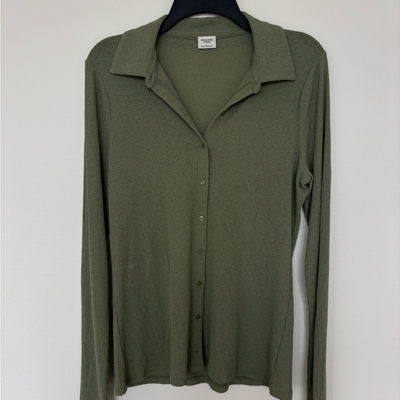 Abercrombie & Fitch Tops - Abercrombie & Fitch Sage Green Ribbed Shirt